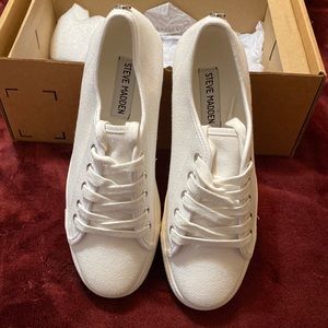 STEVE MADDEN White Sneakers